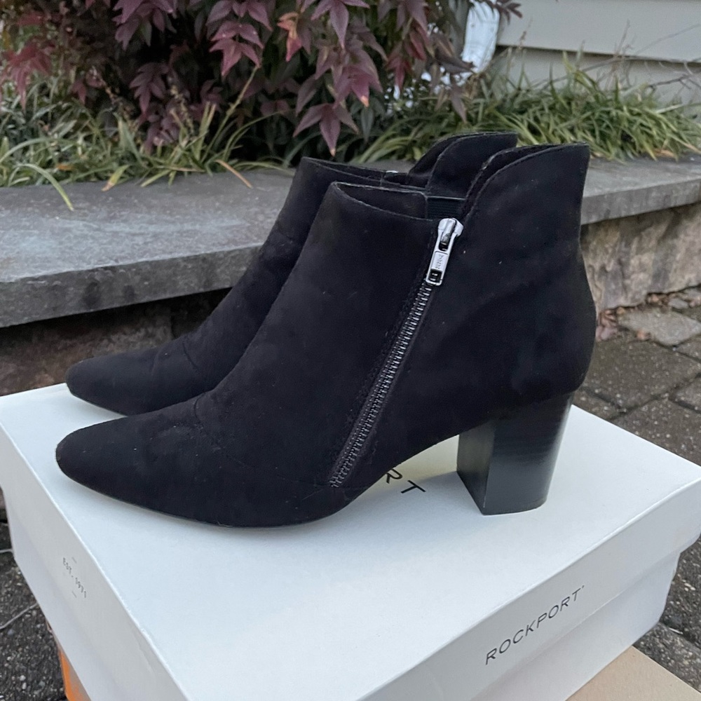 Rockport Gail Zip Bootie in box